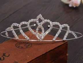 vương miệng lung linh