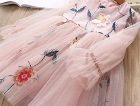 đầm công chúa thôi nôi cho bé